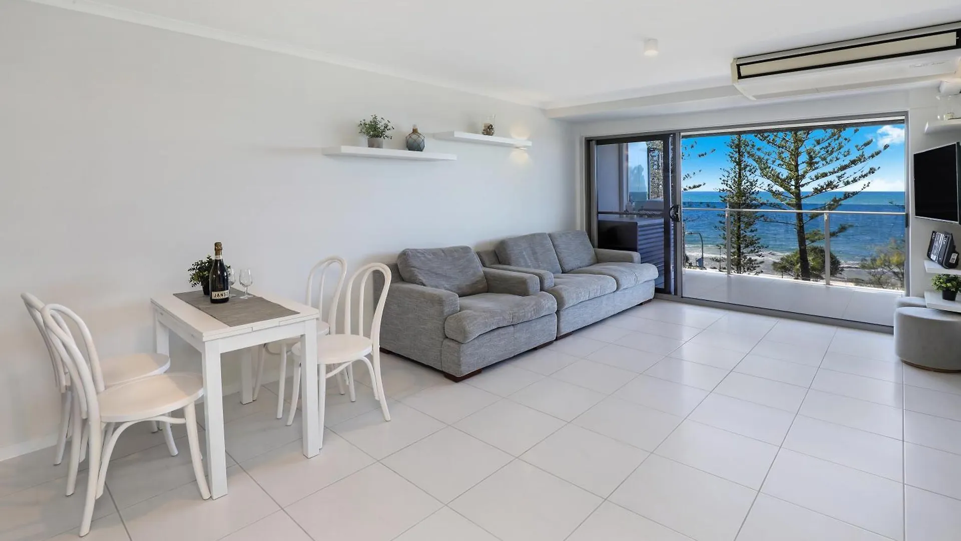 Malibu Apartments Mooloolaba 4*,